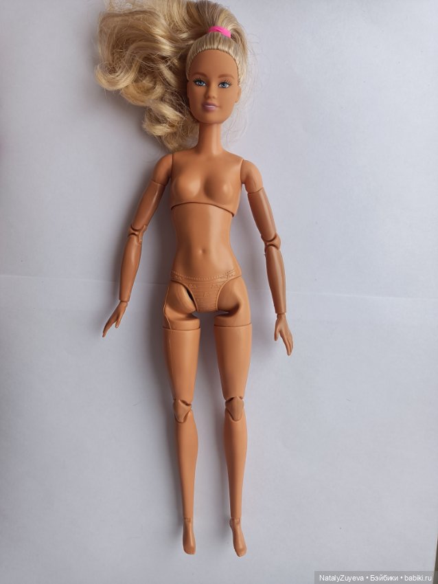 Гибрид Барби теннисистки на йоге (фото 3)