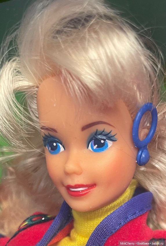 Яркая Барби из серии United Colors of Benetton Barbie (фото 8)
