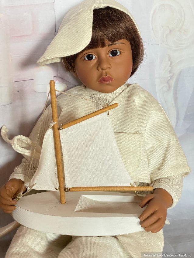 Кареглазый мальчишка Javari (Явари) от Philip Heath для Gotz (фото 5)