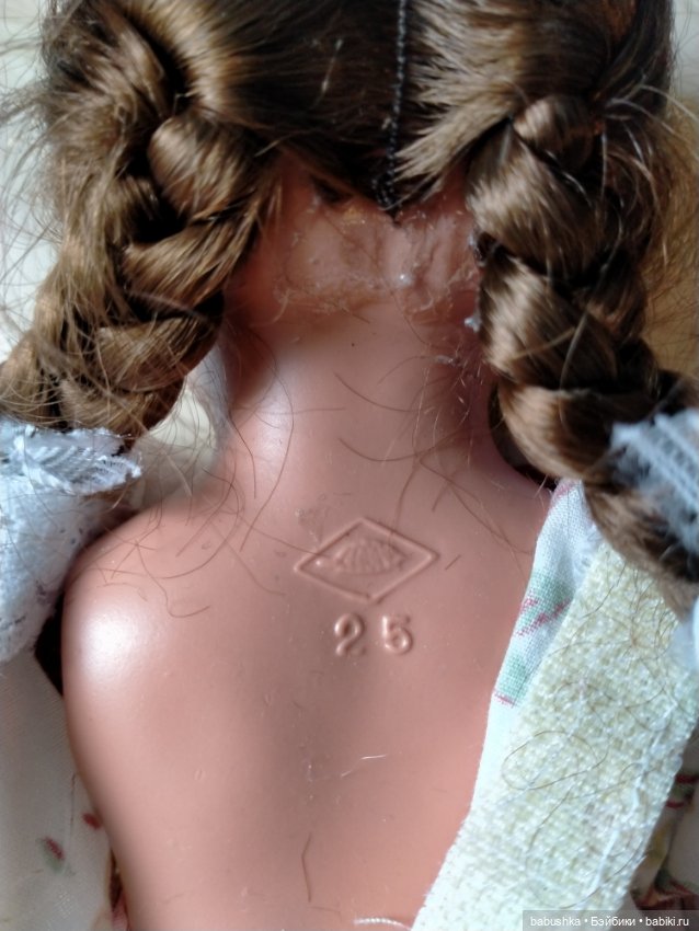 Куколка с косичками от Schildkrot (фото 5)