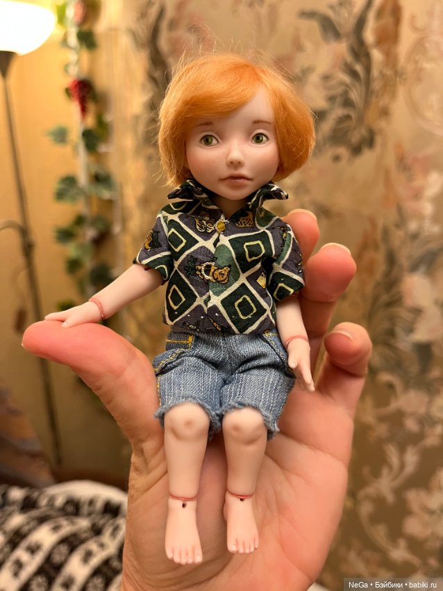 Мальчишка от Наталья Соловьёвой, фарфор. Бесплатная доставка