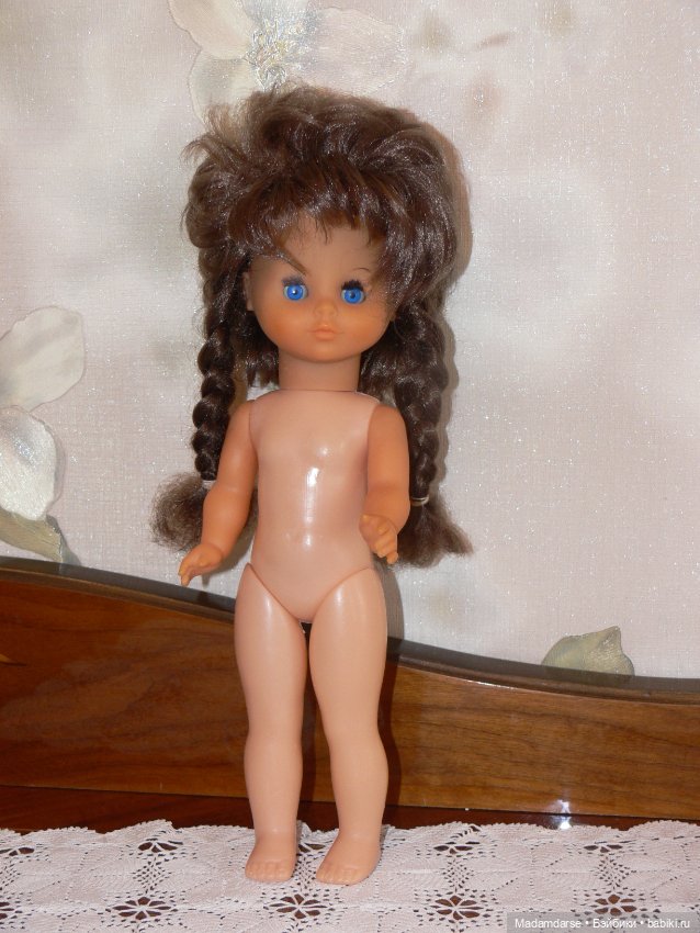 Брюнеточка немочка с косичками рост 33 см. ГДР № 225 (фото 3)