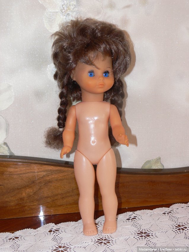 Брюнеточка немочка с косичками рост 33 см. ГДР № 225