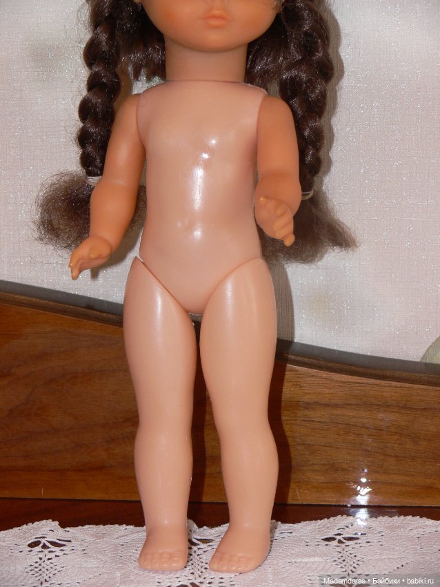 Брюнеточка немочка с косичками рост 33 см. ГДР № 225 (фото 4)