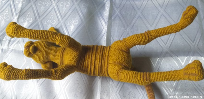 Вязаный сфинкс на металлическом каркасе (фото 6)