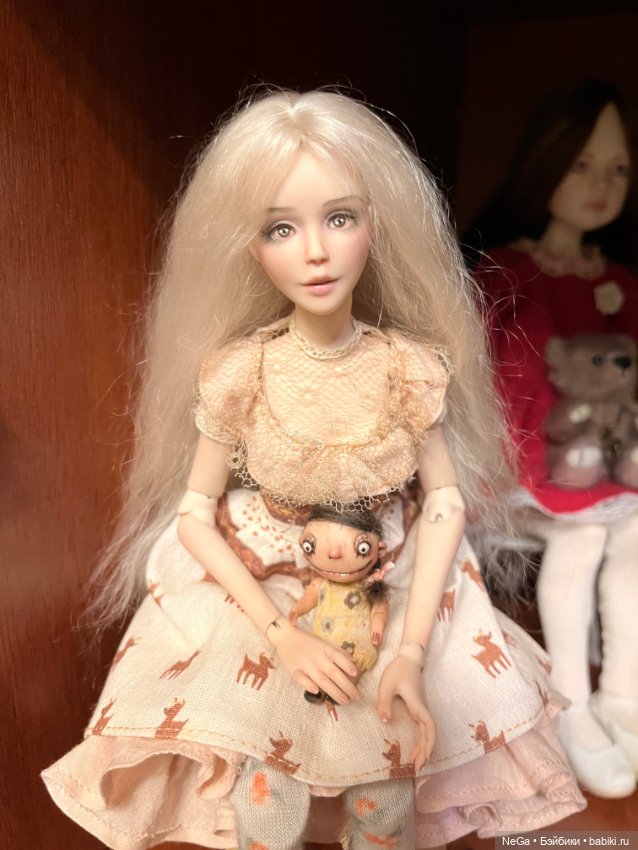 Фарфоровая шарнирная кукла Оленька