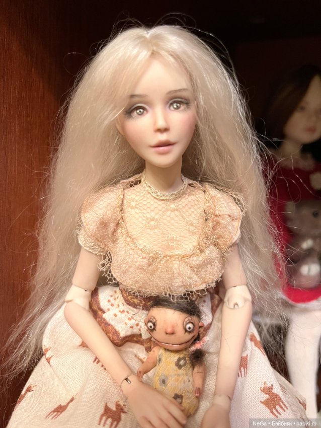 Фарфоровая шарнирная кукла Оленька (фото 3)