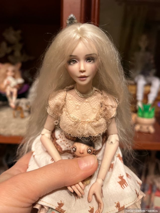 Фарфоровая шарнирная кукла Оленька (фото 7)