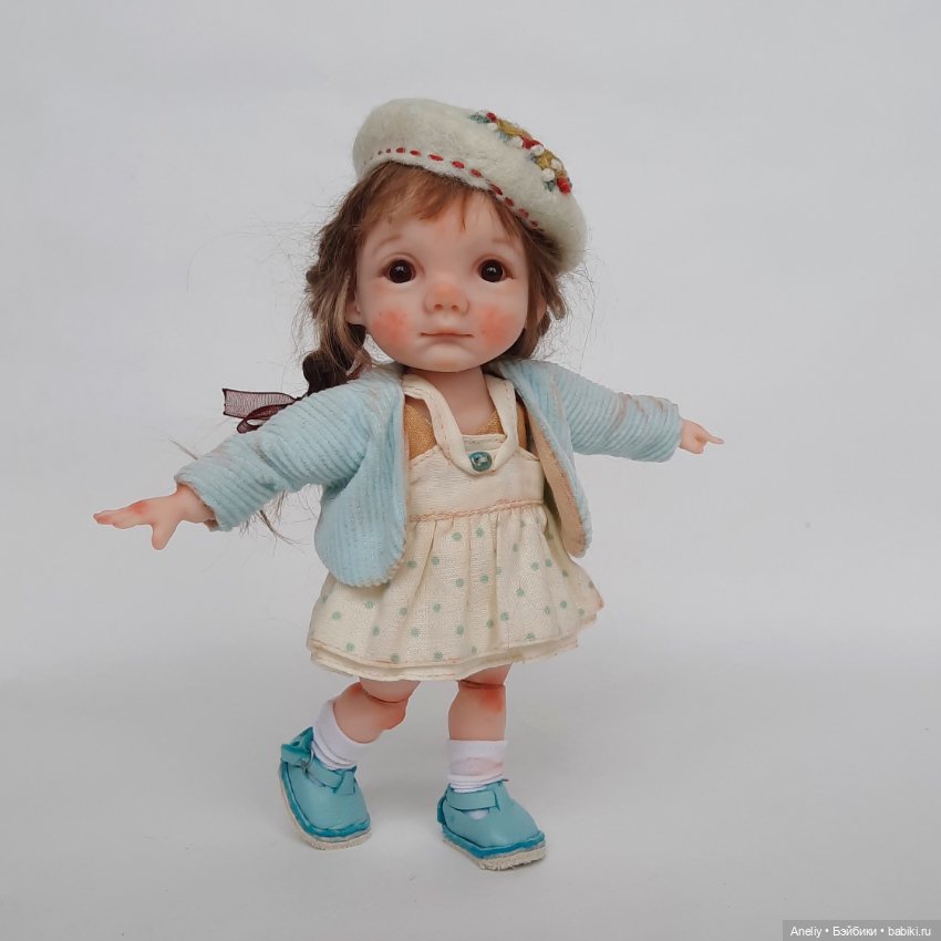 Полинка, анатомичная девочка