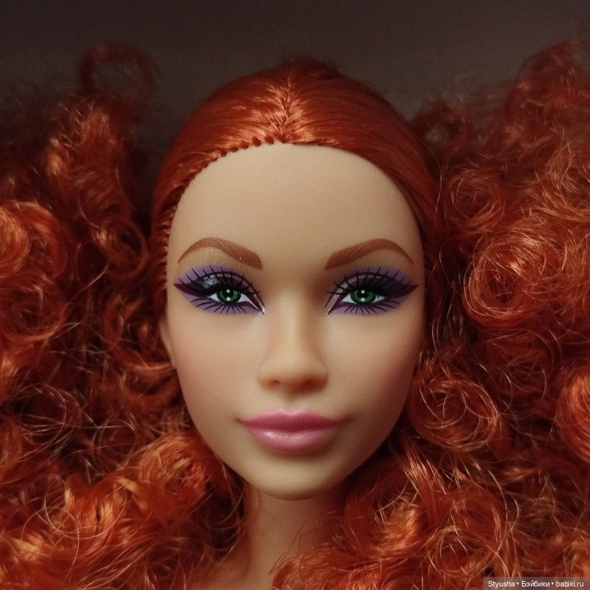 Кукла barbie looks. Кукла Барби лукс рыжая. Barbie лукс Хайди. Кукла Хайди лукс. Рыжая Барби лукс с выпрямленными волосами.