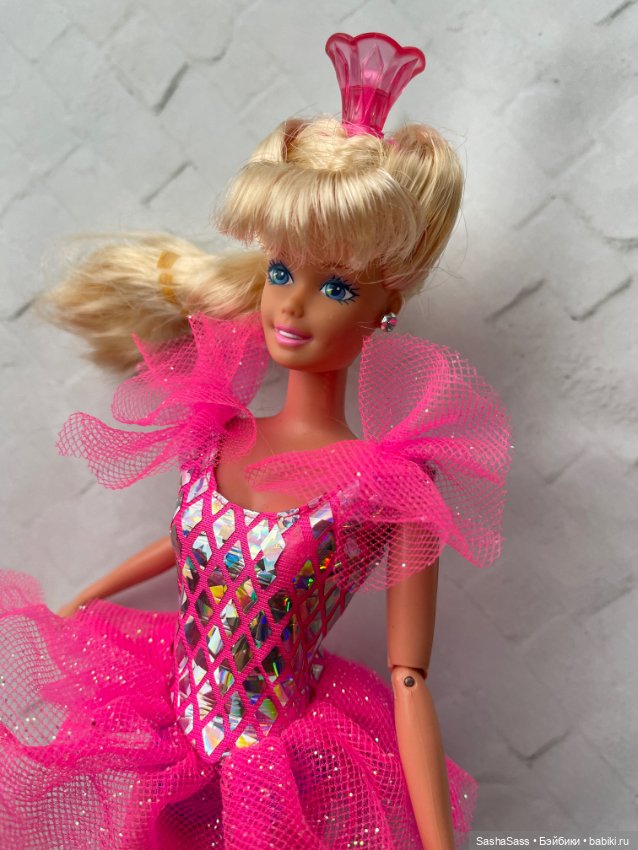 Twirling Ballerina Barbie 1995 981663