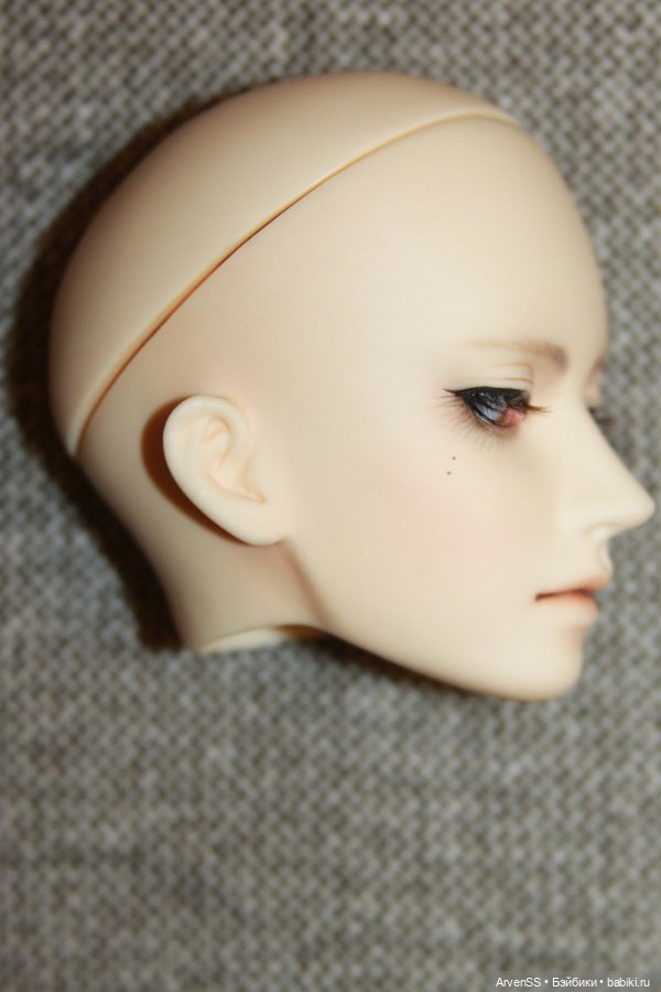 Голова SWITCH Milhwa с фирменным макияжем (фото 5)