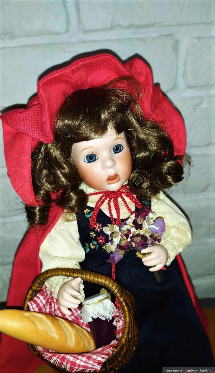 Красная Шапочка, полностью фарфоровая (422,1) (фото 3)