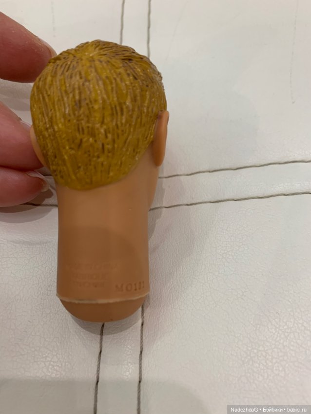 Экшен голова с зелеными глазами, нова