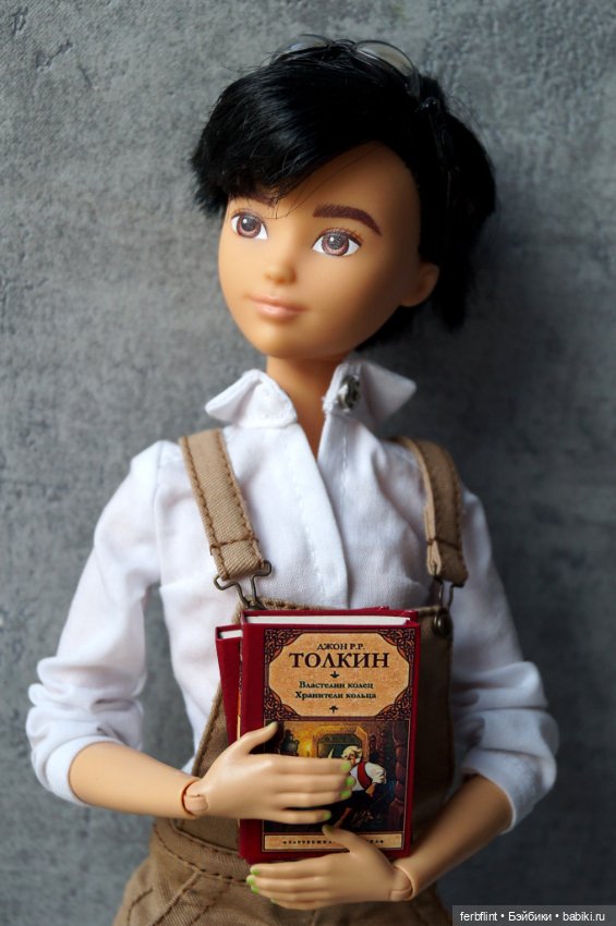 Книги Дж.Р.Р. Толкина №2 в масштабе 1:6 (фото 5)