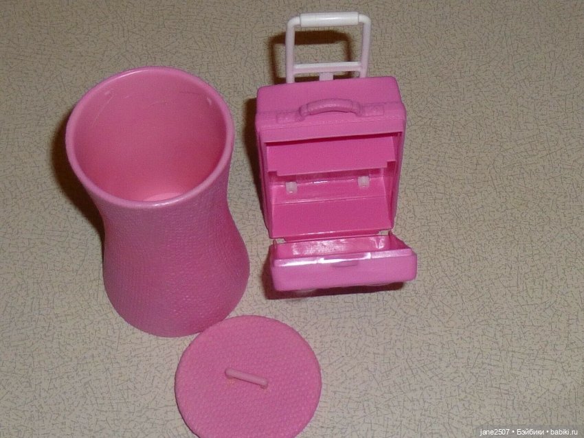 Чемодан и корзина для кукол 12 дюймов - от Barbie Fashion Fever и Barbie Loves Benetton (фото 3)