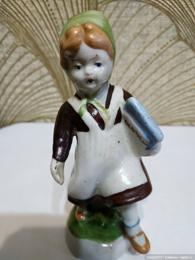 Статуэтка " Девочка с азбукой" завод Бронницы 40-50гг СССР