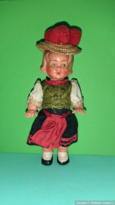Куколка с красивой лепкой из колкого пластика Sweetheart Germany, высота 16 см (фото 6)