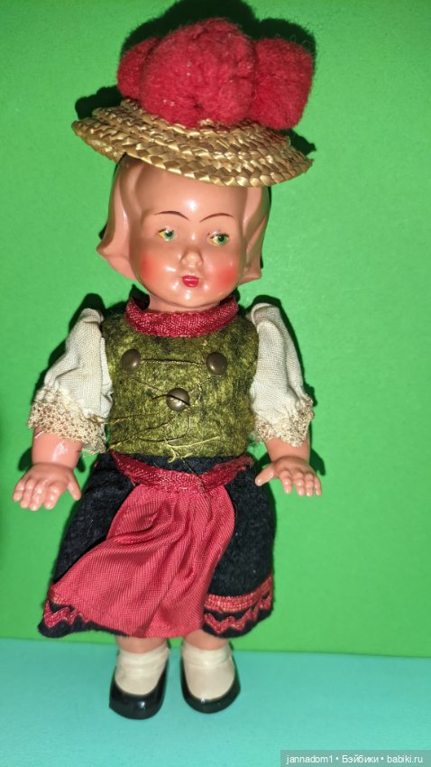 Куколка с красивой лепкой из колкого пластика Sweetheart Germany, высота 16 см (фото 2)