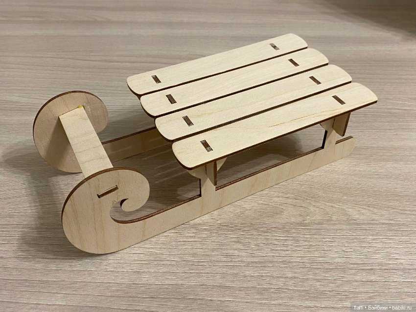 Санки для кукол (размер саней 24×11 см)