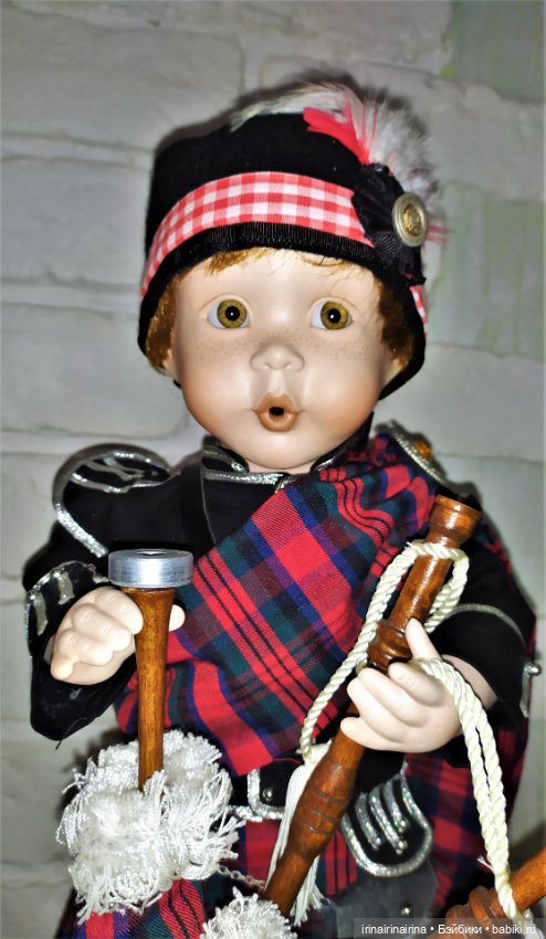 Karen Scott, Шотландский мальчик с волынкой (427.3)