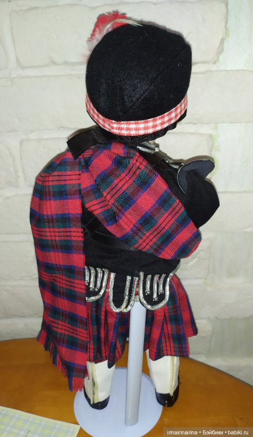 Karen Scott, Шотландский мальчик с волынкой (427.3) (фото 3)