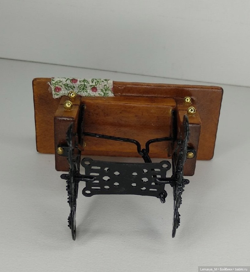 Швейная машинка сувенирная, подойдёт для кукольного домика 1/12, новая (фото 5)