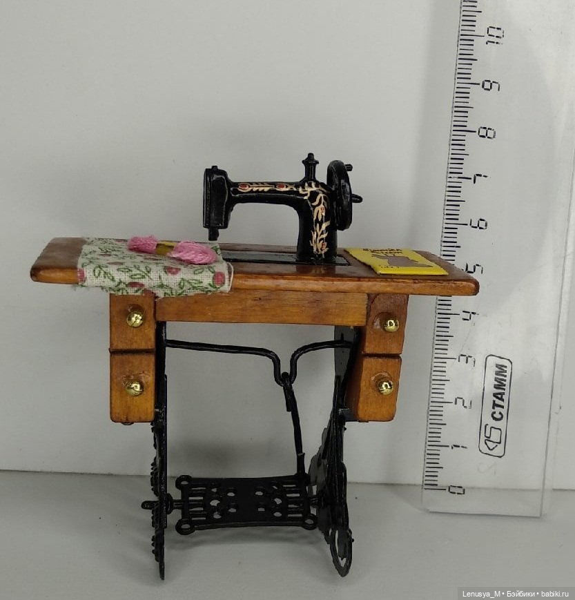 Швейная машинка сувенирная, подойдёт для кукольного домика 1/12, новая (фото 3)