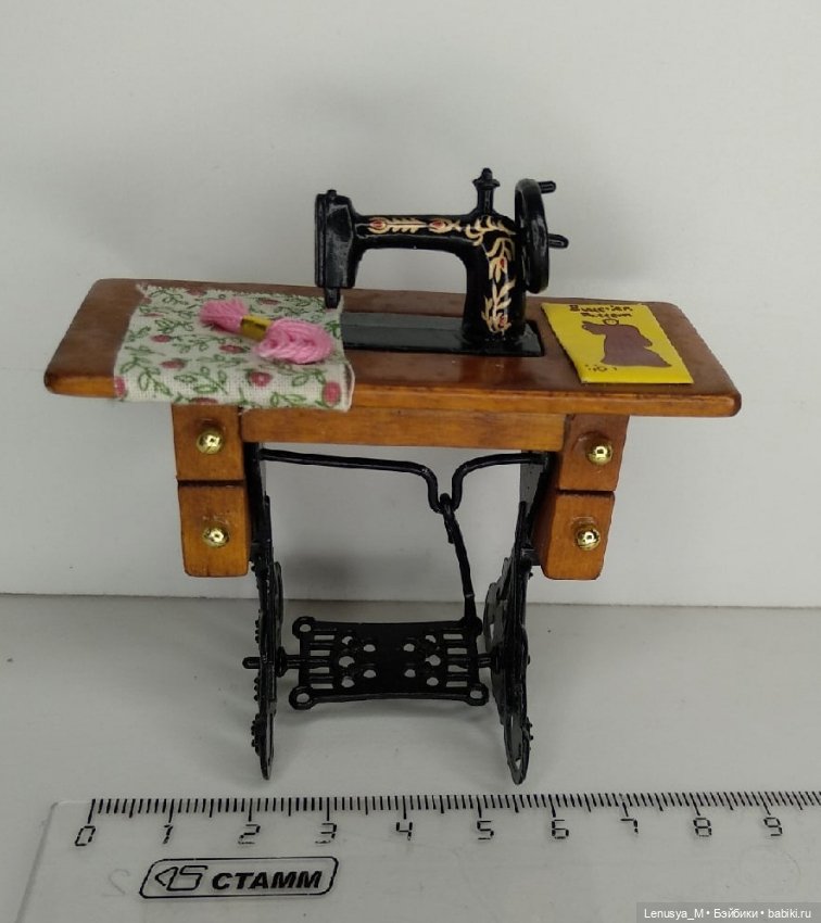 Швейная машинка сувенирная, подойдёт для кукольного домика 1/12, новая (фото 2)