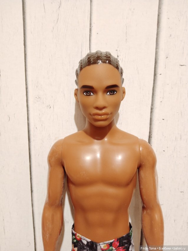 Кен пляжный афро косички — Игровые куклы
