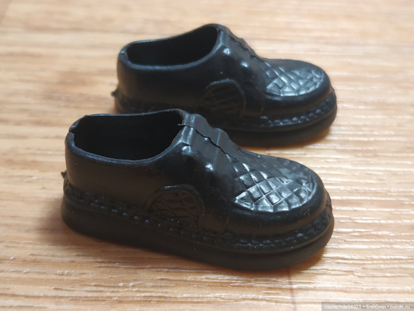 Нестандартная обувь для Кена