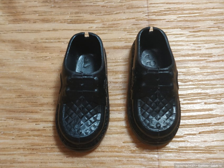 Нестандартная обувь для Кена