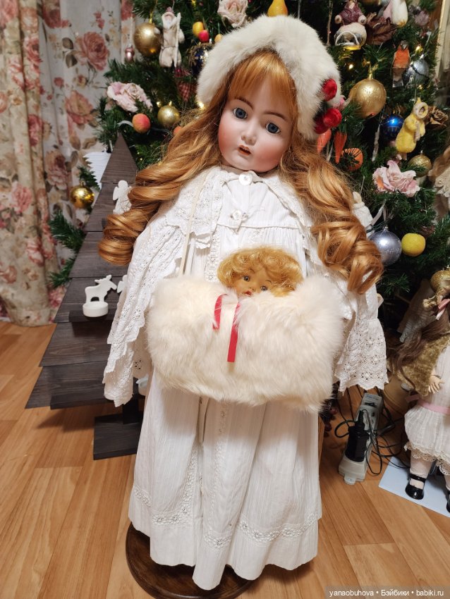 Две винтажные детские муфты для больших антикварных красавиц