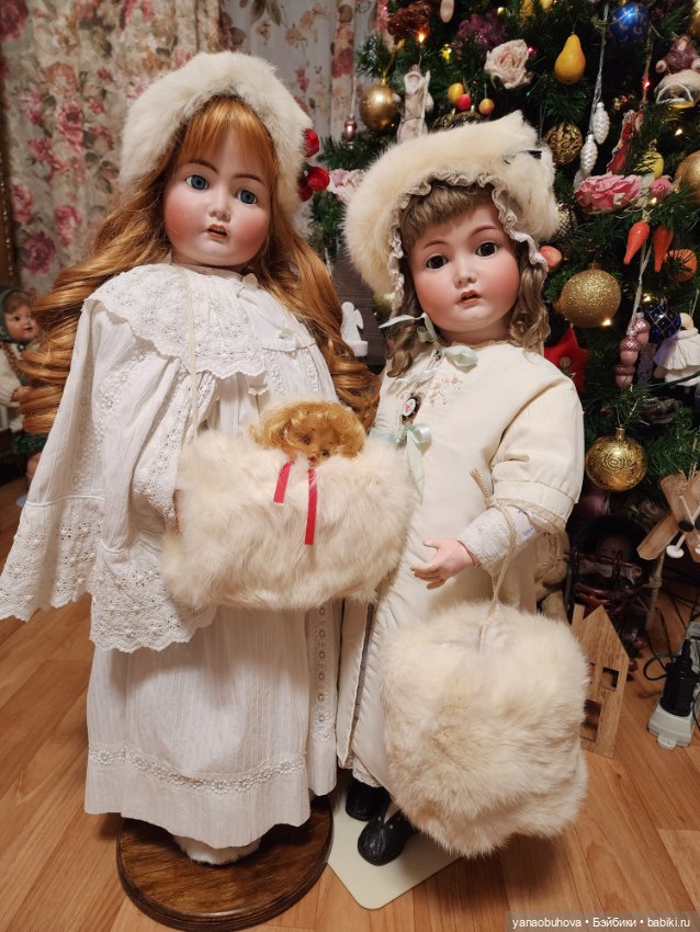 Две винтажные детские муфты для больших антикварных красавиц