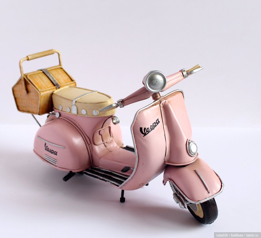 Vespa мотороллер сзади