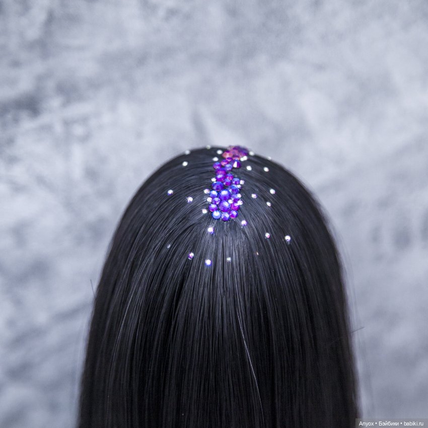 Парик для кукол Rainbow High - черный, длинный со стразами (фото 6)