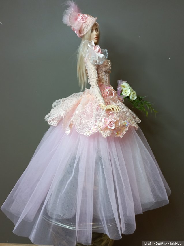 !!!Королевский комплект из платья, шубки, шляпки, трусиков, чулок, подвязки, клатча, броши и букета (фото 3)