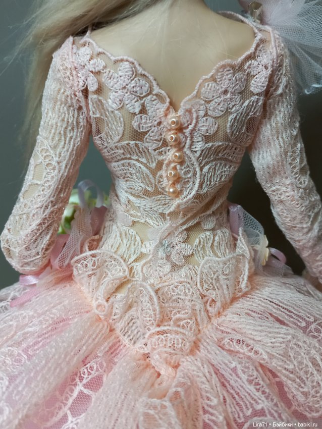 !!!Королевский комплект из платья, шубки, шляпки, трусиков, чулок, подвязки, клатча, броши и букета (фото 4)