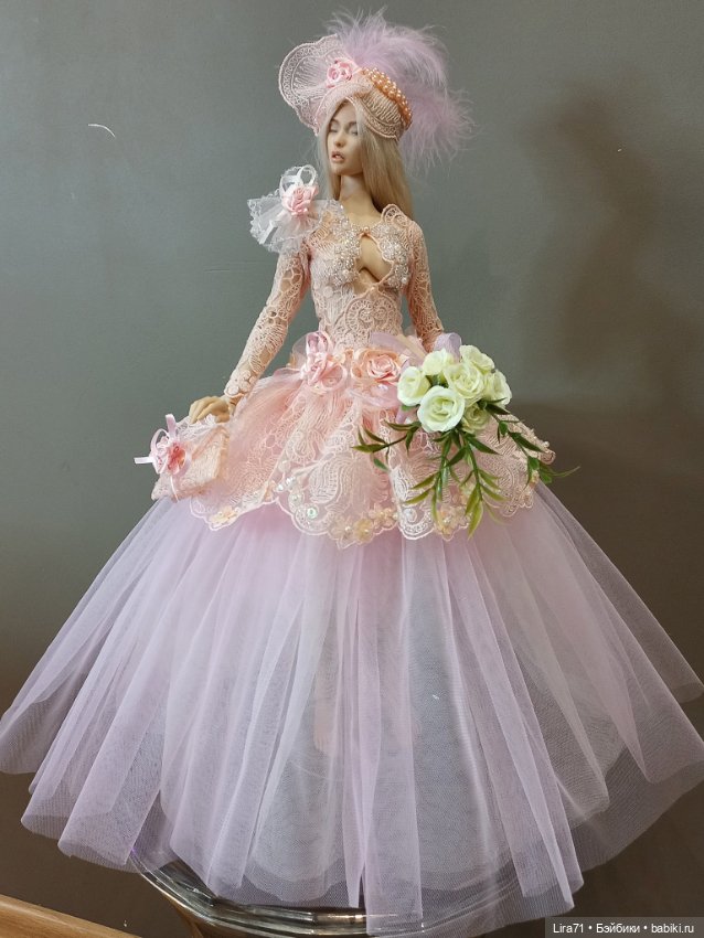 !!!Королевский комплект из платья, шубки, шляпки, трусиков, чулок, подвязки, клатча, броши и букета (фото 2)