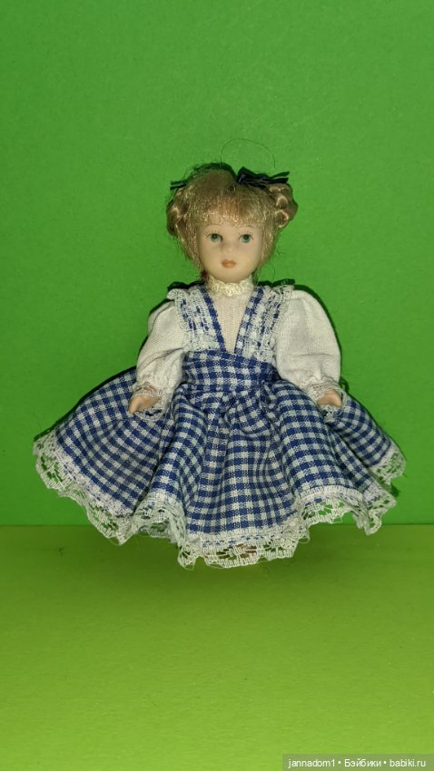 Фарфоровая куколка, родной аутфит, высота 12,5 см (фото 2)