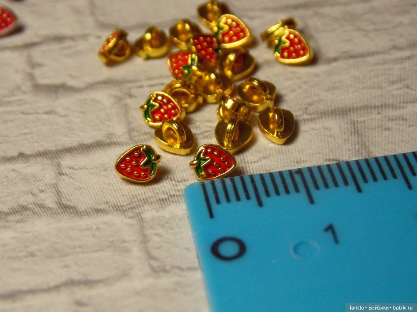 Пуговки "клубничка" — Другие инструменты для кукол (фото 4)