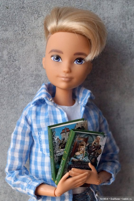 Книги серии "Средневековая история" в масштабе 1:6 (фото 5)