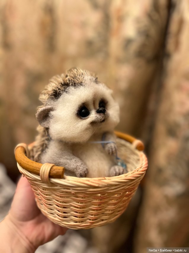 Милейший Ежонок в корзиночке от Татьяны Бараковой