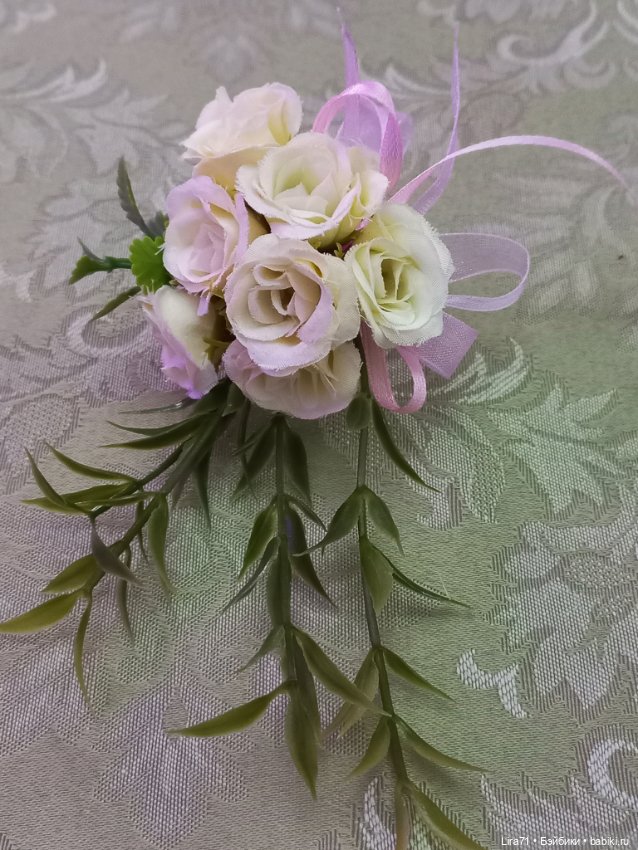 Нежный букетик светлых роз