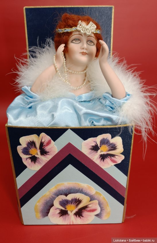 Фарфоровая кукла - половинка. Музыкальная. Шарманка. США (фото 5)