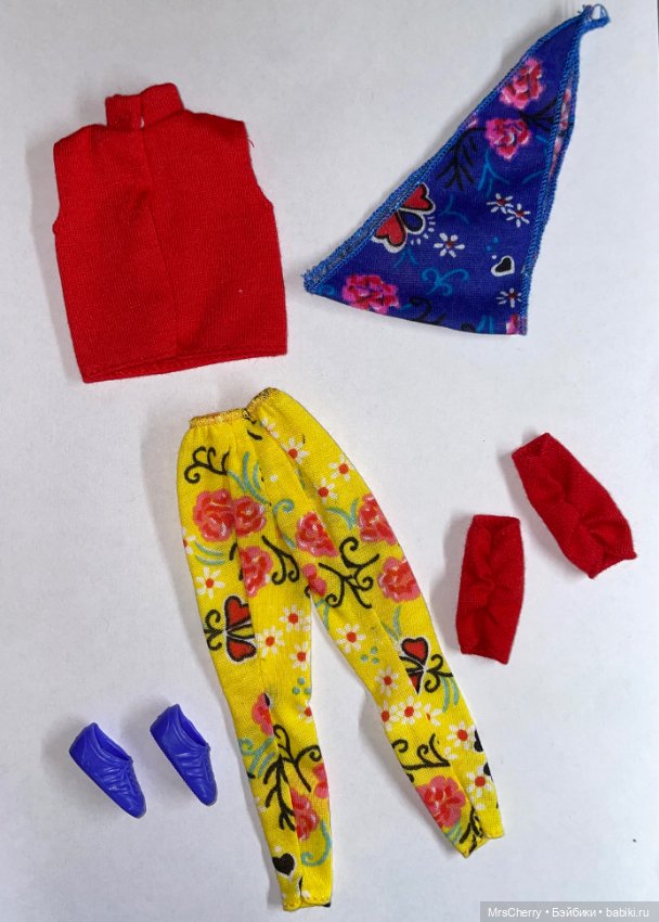 Частичные наборы одежды для Барби из серии United Colors of Benetton (фото 10)