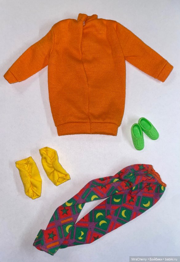 Частичные наборы одежды для Барби из серии United Colors of Benetton (фото 4)