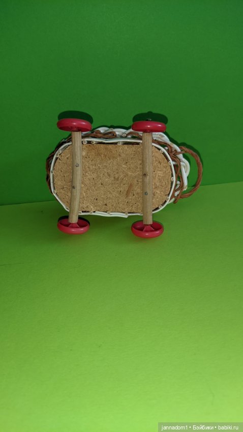 Плетёная коляска для пупсиков, размер 12 см (фото 6)