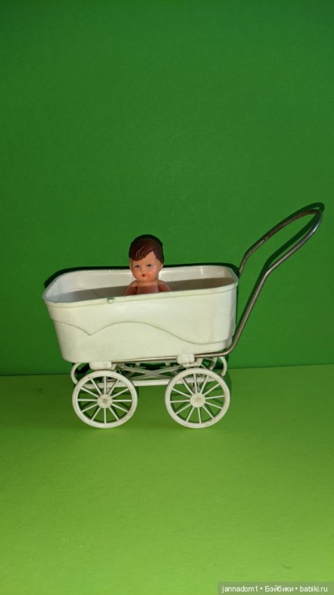 Коляска пластмассовая для пупсика, ГДР