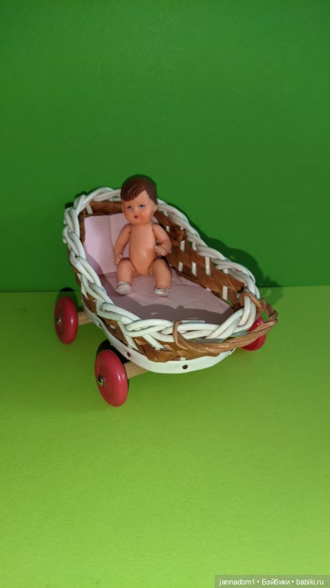 Плетёная коляска для пупсиков, размер 12 см